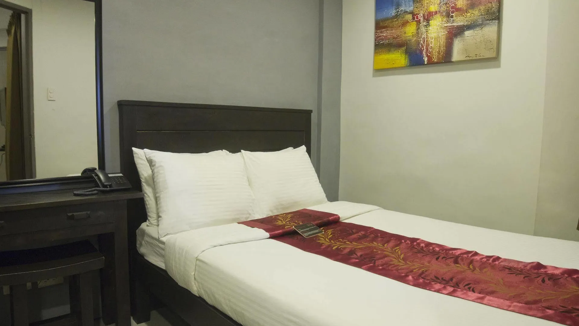 Jade Hotel And Suites Manila