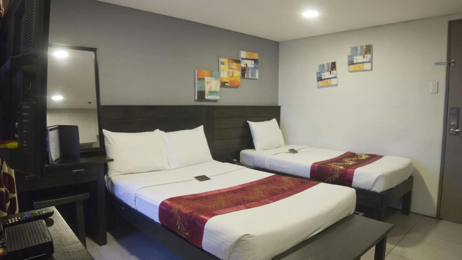 Jade Hotel And Suites Manille 2*,  Philippines