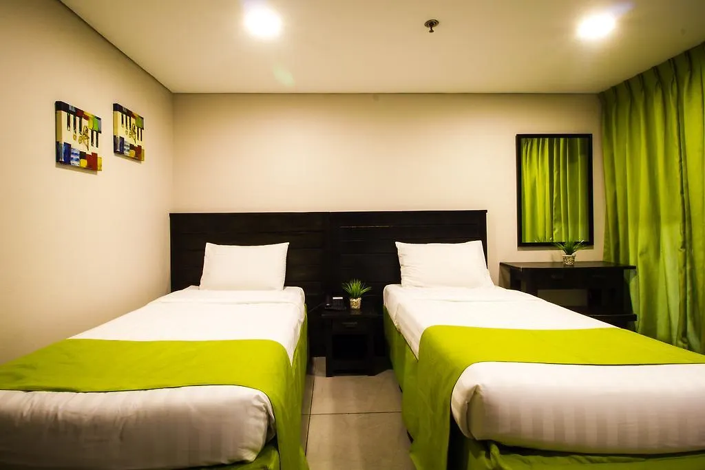 Jade Hotel And Suites Makati City 2*,
