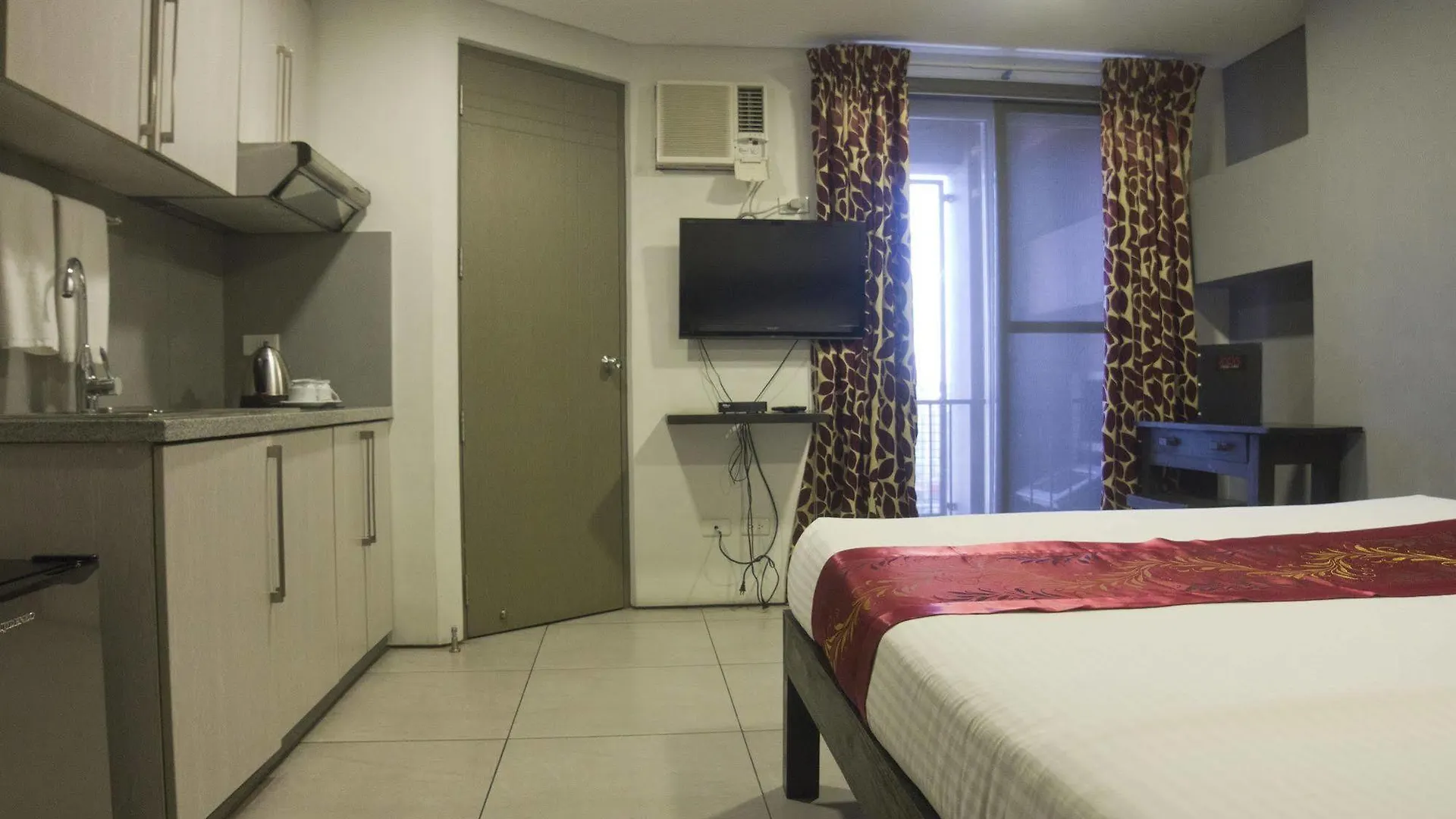 Jade Hotel And Suites Makati City 2*,  Philippines