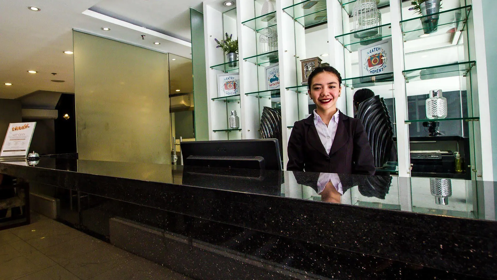 Jade Hotel And Suites Makati City 2*,