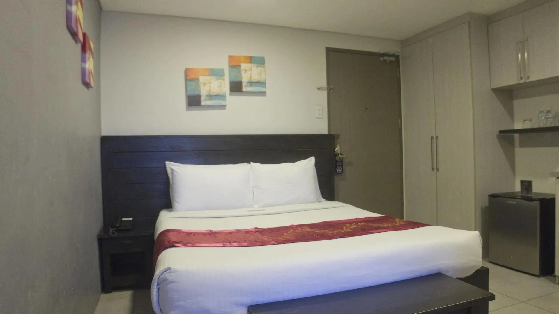 Jade Hotel And Suites Manila