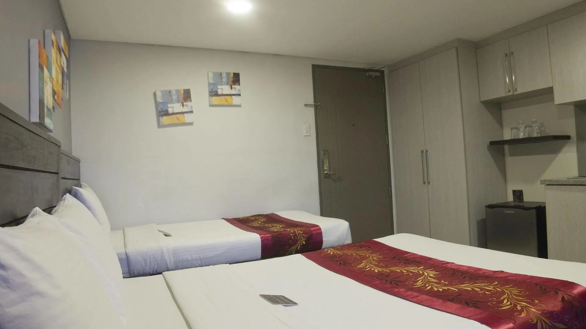 Jade Hotel And Suites Makati City