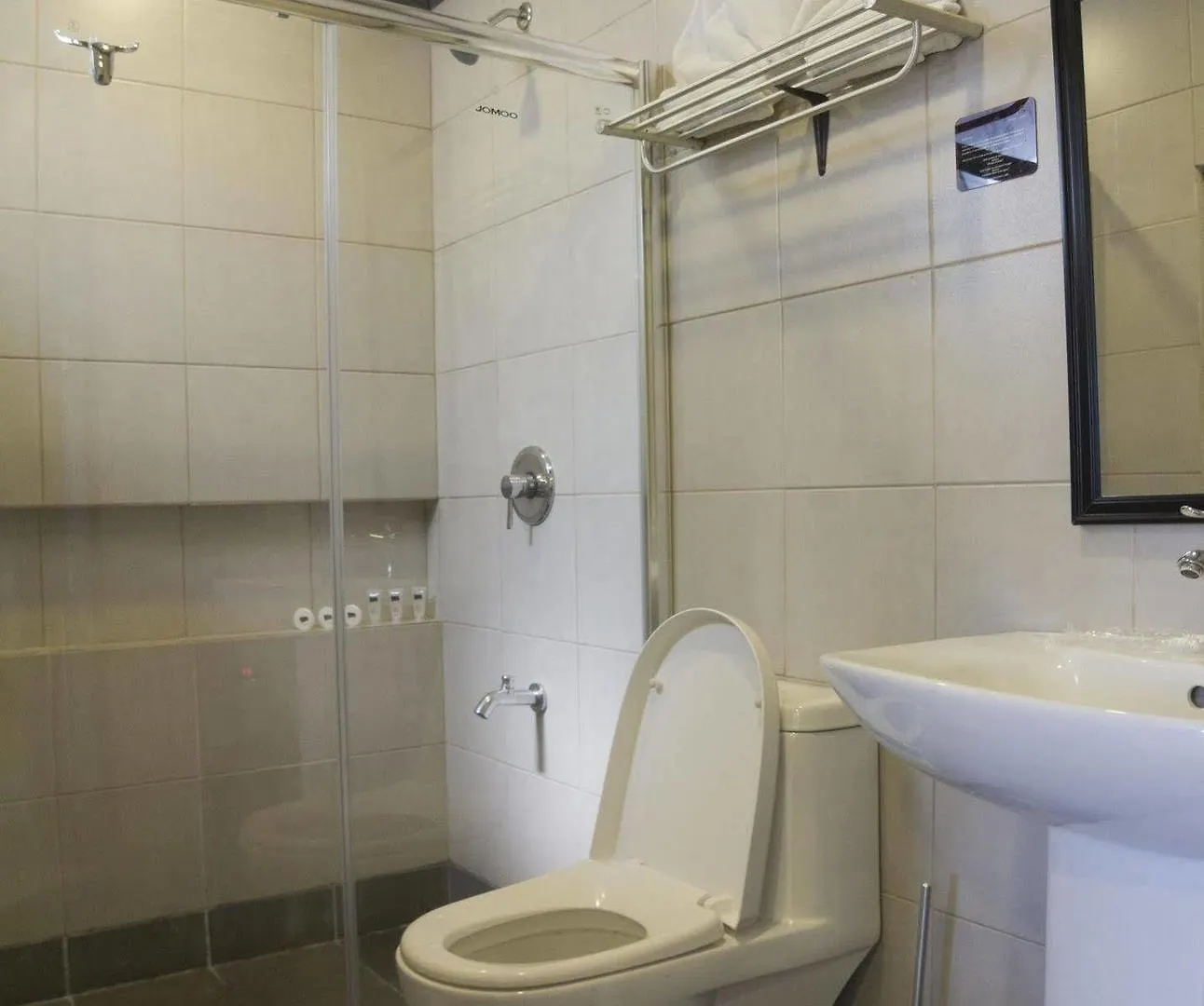 Jade Hotel And Suites Makati City