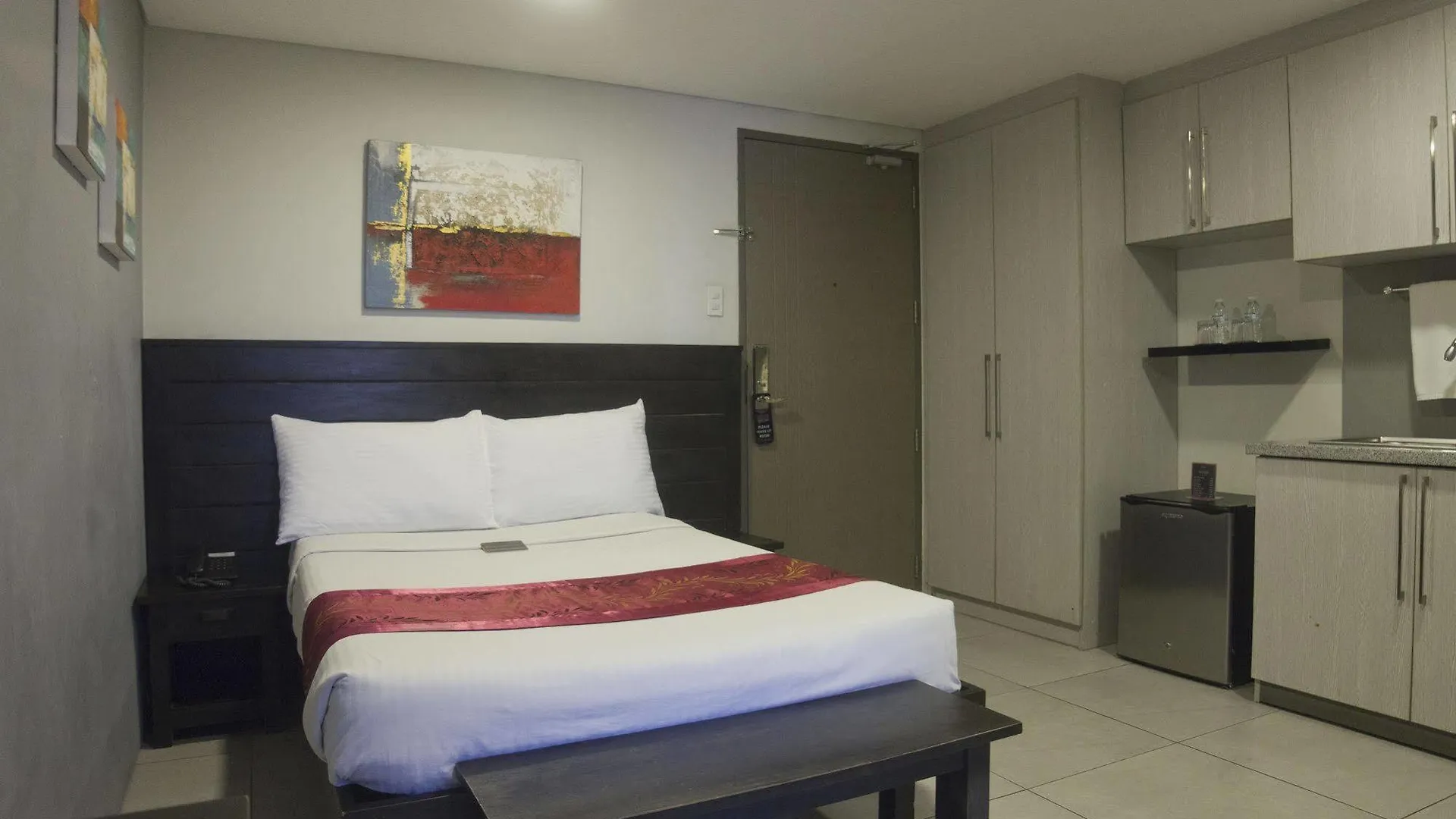 Jade Hotel And Suites Manila